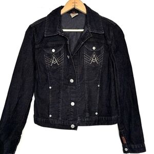 Meet Your New Favorite Layer: The "7" Venture Jacket